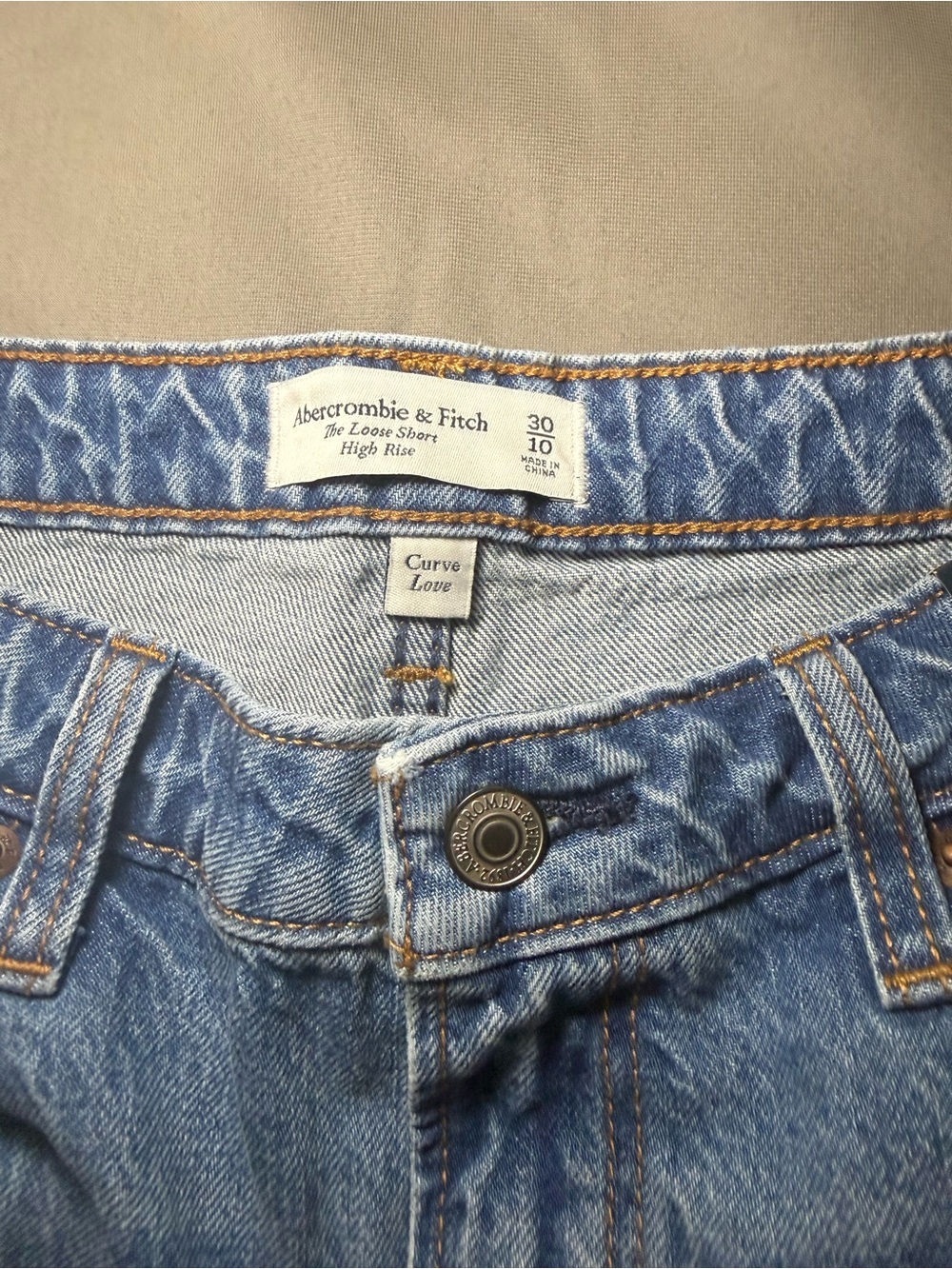 Abercrombie & Fitch The Loose Short High Rise Blue Denim Cut Off Shorts
30/10 - Picture 2 of 7